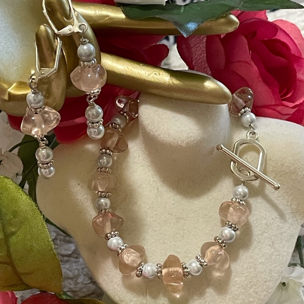 💎 Pale Pink Bracelet and Earrings
